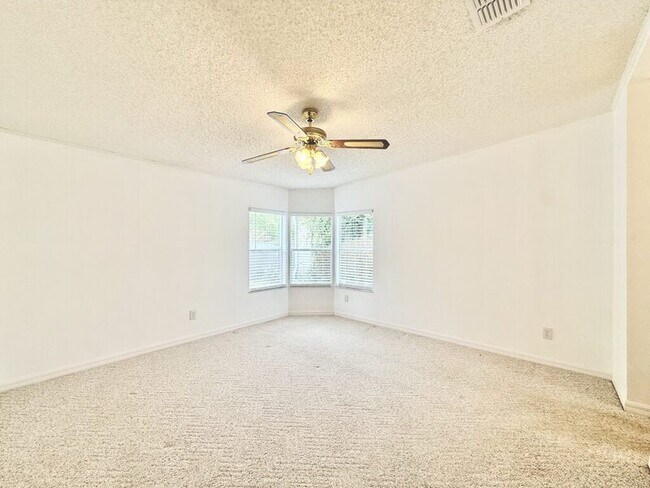 Building Photo - 43 Sargent St