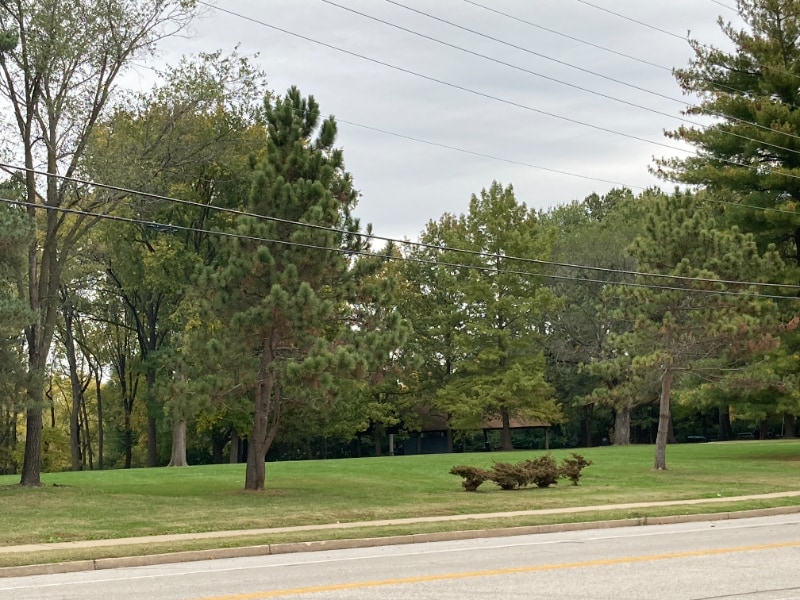 Building Photo - 9106 Old Bonhomme Rd