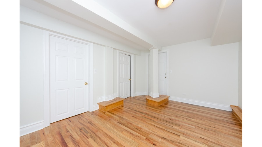 Building Photo - 944 W Montana St