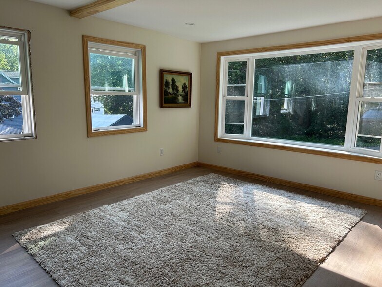 Living Room - 7 Fairview St