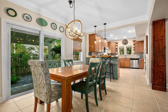 Building Photo - 27 Desoto Pl