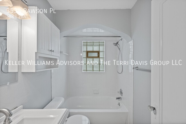 Building Photo - 3538 Rawson Pl