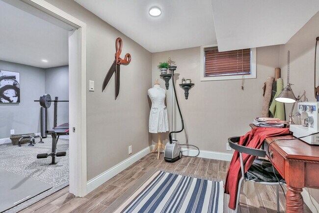 Building Photo - 16624 Elm Dr