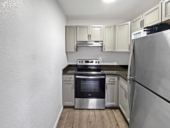 Building Photo - 515 Bremser Ave
