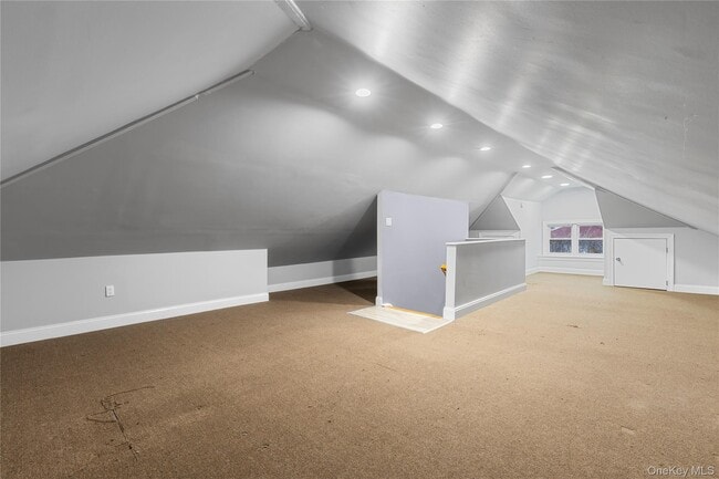 Building Photo - 148 W Walnut St