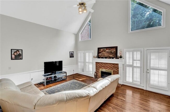 Building Photo - 2448 Kings Arms Dr