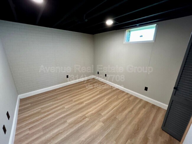 Building Photo - 3265 Hermoso Dr