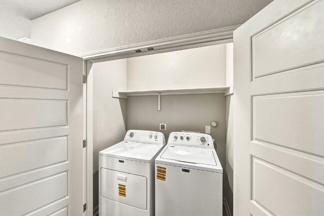 Building Photo - New Construction. Immediate Move In
