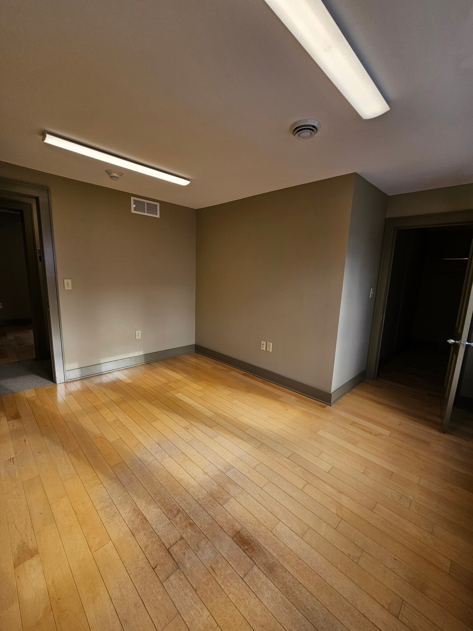 Room 203 - bedroom with walk in closet - 206 N Charles St