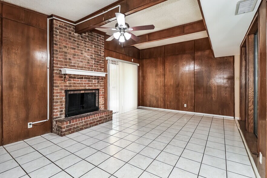 Building Photo - 1305 Rusdell Dr