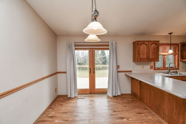 Building Photo - Spacious 4-Bedroom Acreage with Stunning Views Near Hartford — 1.5 Acres of Country Living!