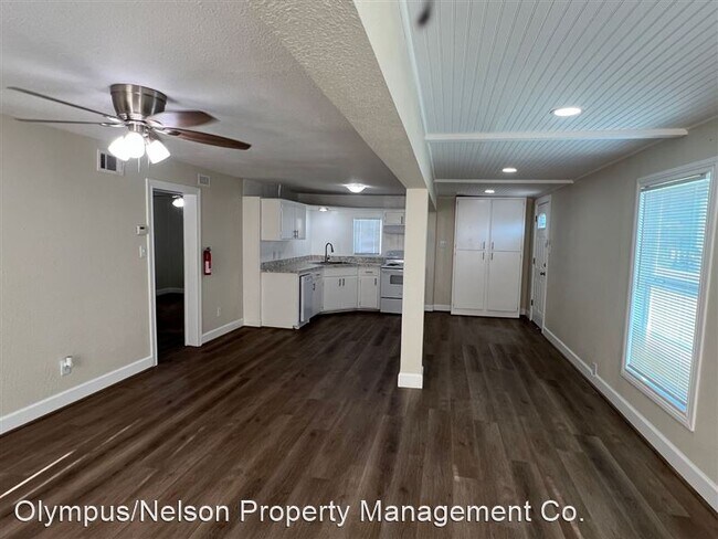 Building Photo - 414 Murex St