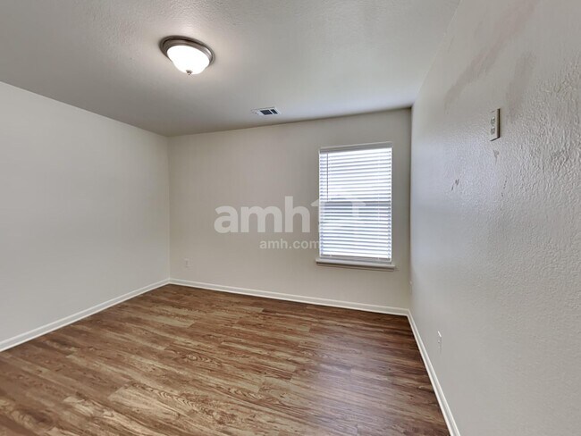 Building Photo - 15431 Kellerwood Dr