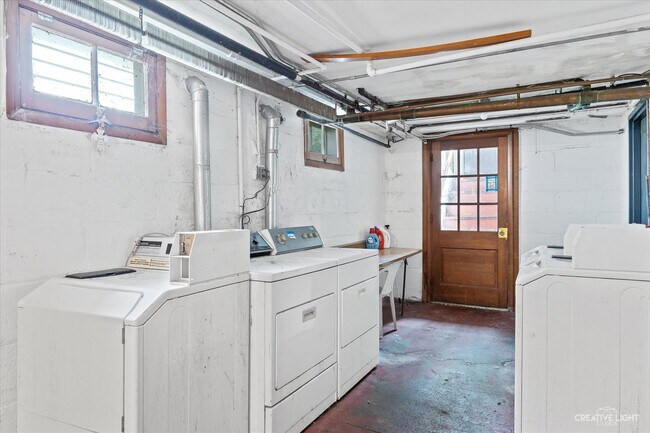Building Photo - 17 S Channing St