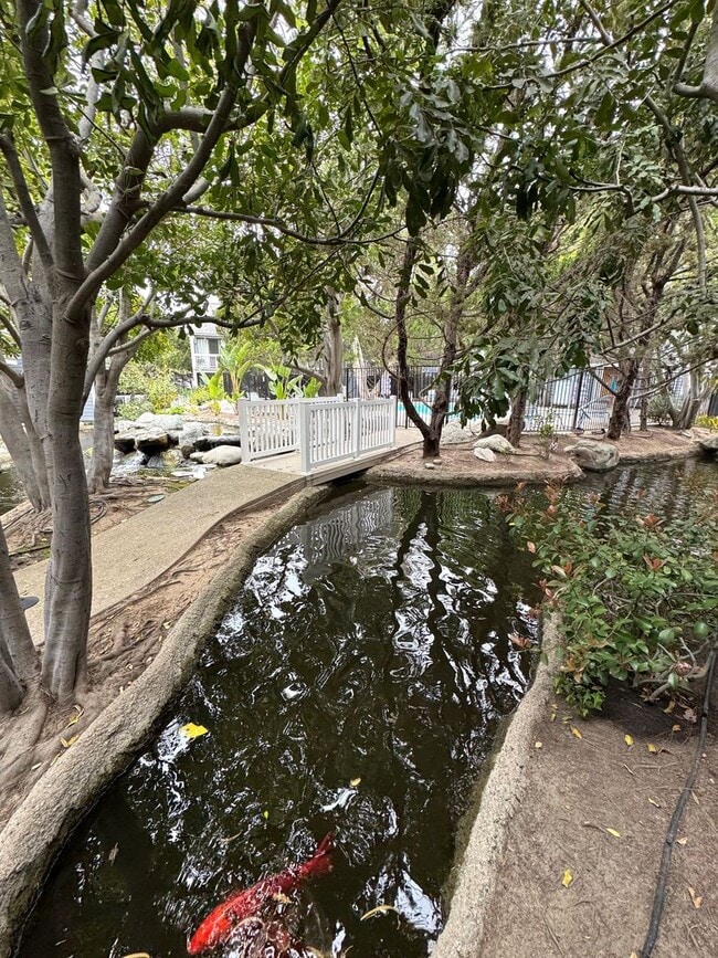 Building Photo - Sycamore Creek Community in Central Camarillo!