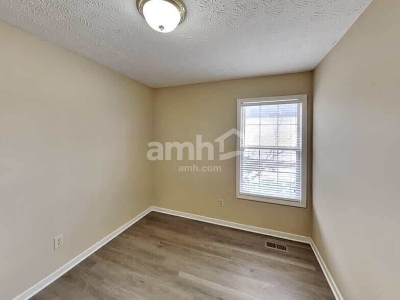 Building Photo - 1212 Wembley Ct