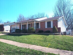 Building Photo - Charming 3 Bed/2 Bath Brick Ranch Home in ...