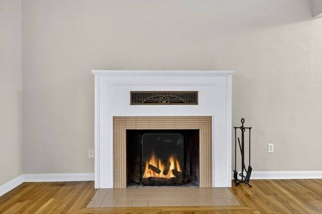 Building Photo - 3660 SE Tenino St