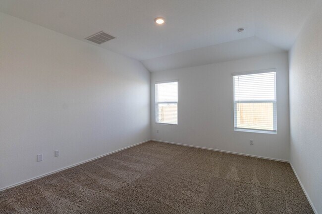Building Photo - 5601 Bellissima Way