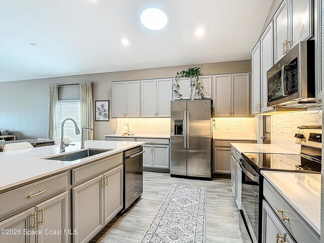Building Photo - 4471 Holstein St