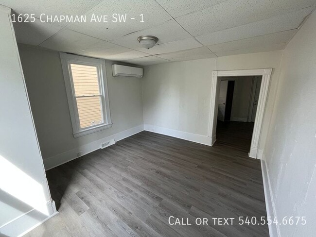 Building Photo - 1625 Chapman Ave SW