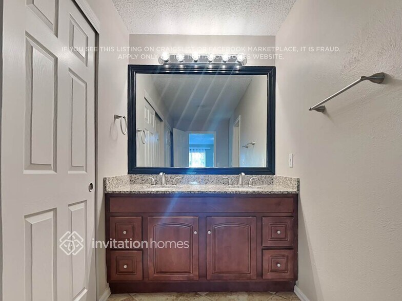 Building Photo - 18290 E Hampden Pl