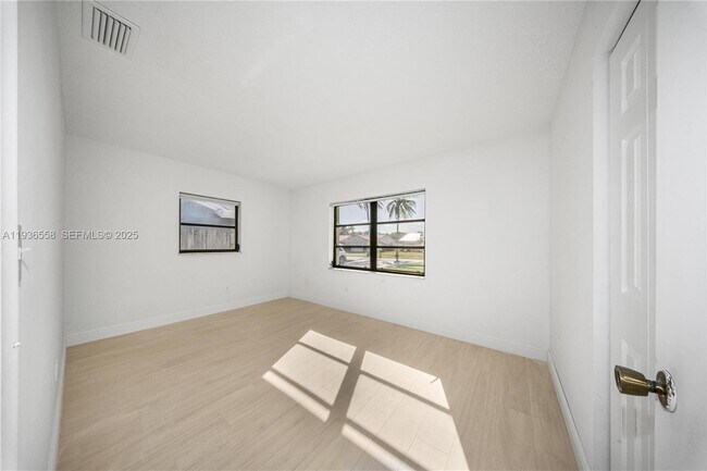 Building Photo - 14065 SW 48th Terrace