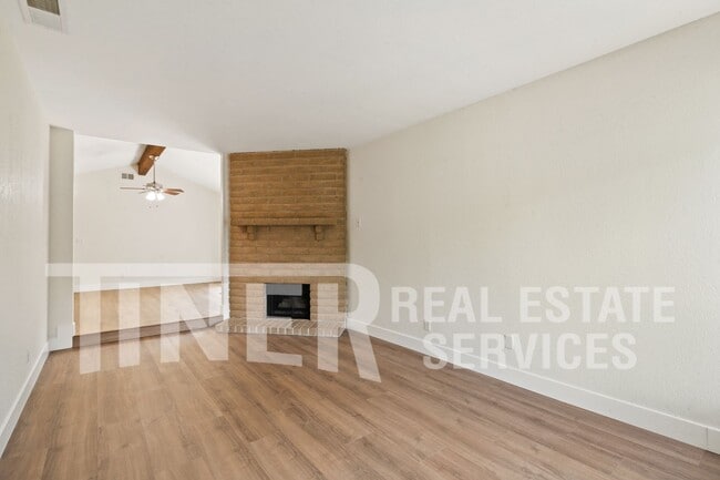 Building Photo - 9140 Nasreen Dr