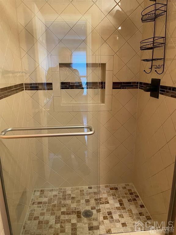 Building Photo - 11 Bristol Dr