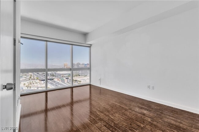 Building Photo - 4471 Dean Martin Dr
