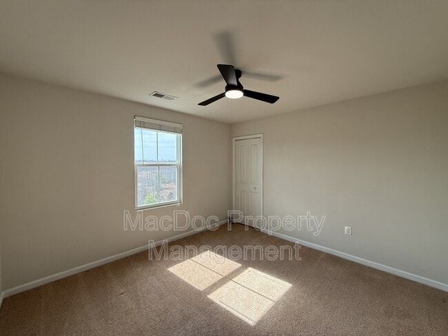 Building Photo - 127 Harper Ln