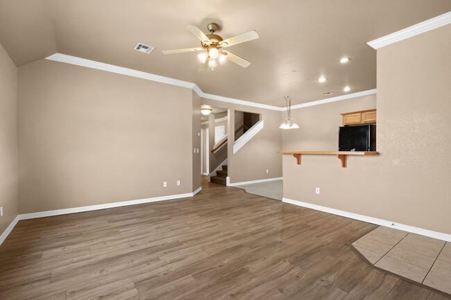 Building Photo - Updated Duplex in a perfect location!