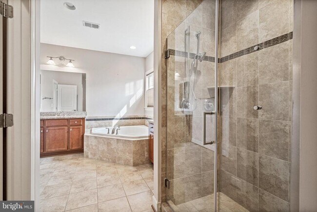 Building Photo - 4561 Rona Pl
