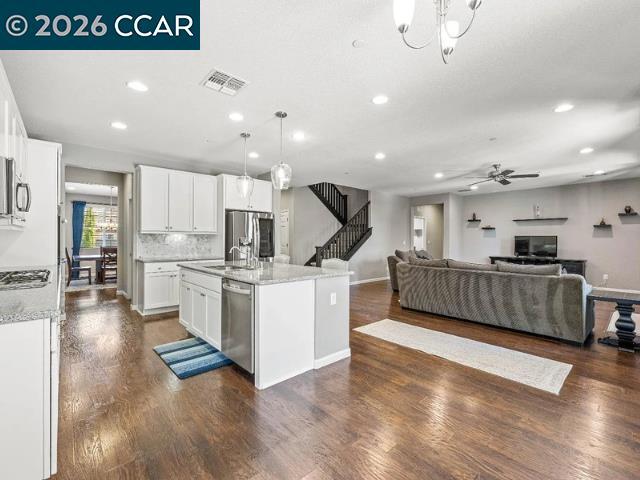 Building Photo - 5525 Mossy Stone Way