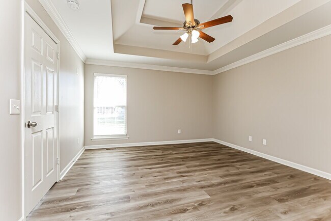 Building Photo - 136 S Birchwood Dr