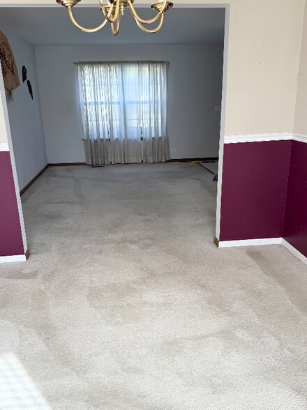 Building Photo - 2049 Foxtail Dr