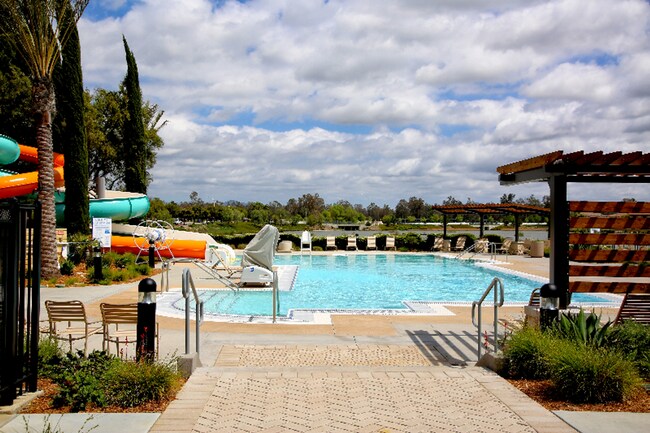 Building Photo - Beautiful 2 Story 5 Bedroom SOLAR Home + L...