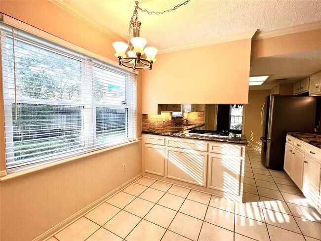 Building Photo - 13935 St Marys Ln
