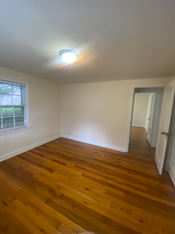 Building Photo - 621 Greenbrook Rd
