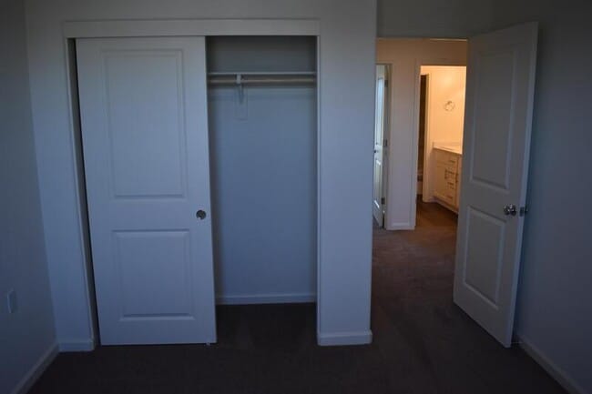 Building Photo - 1316 eagle crest court