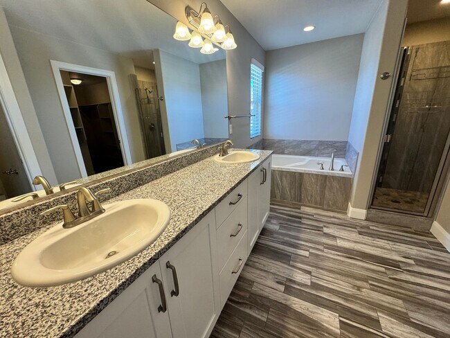 Building Photo - Blackhawk Townhome! Incredible Amenities!!