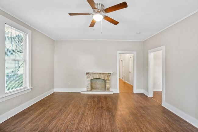 Building Photo - * Move-In Special * Beautiful 3 Bed / 2 Bath Home in Fort Smith