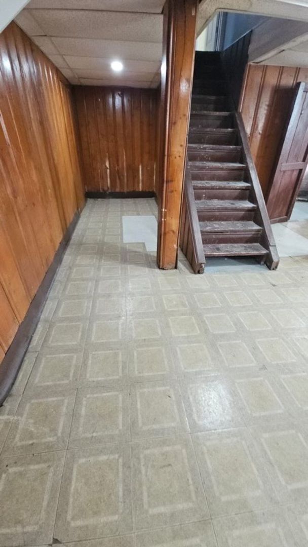 Building Photo - Charming 3-Bedroom Property in Prime Location