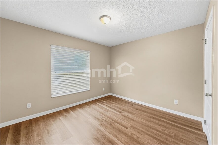 Building Photo - 660 Winding Lake Dr