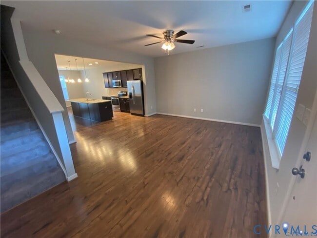 Building Photo - 8040 Rutland Village Dr