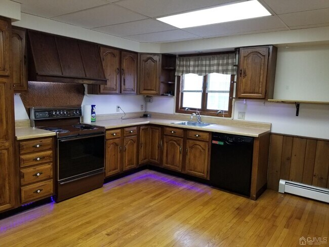 Building Photo - 49 Clay St