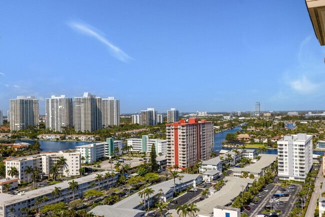 Building Photo - 2065 S Ocean Dr