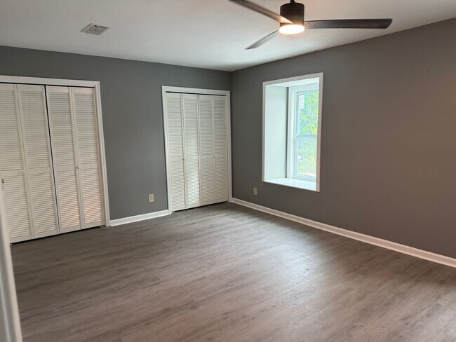 Building Photo - 6074 Little Ln