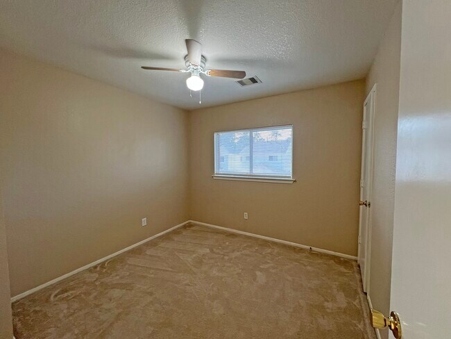 Building Photo - 21016 Alden's Oak