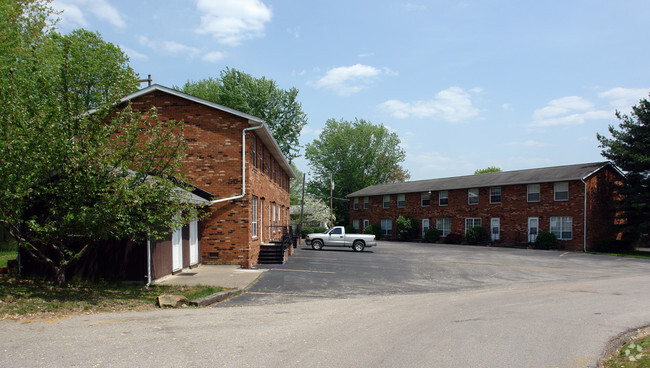 Parking Area - The Oaks Apartments